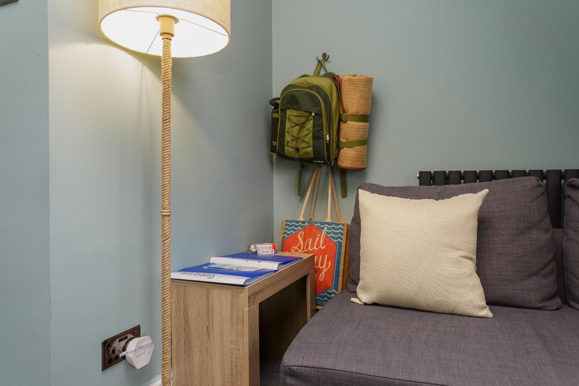 Stopover At Seabird Apartments Central Southsea Portsmouth Room photo