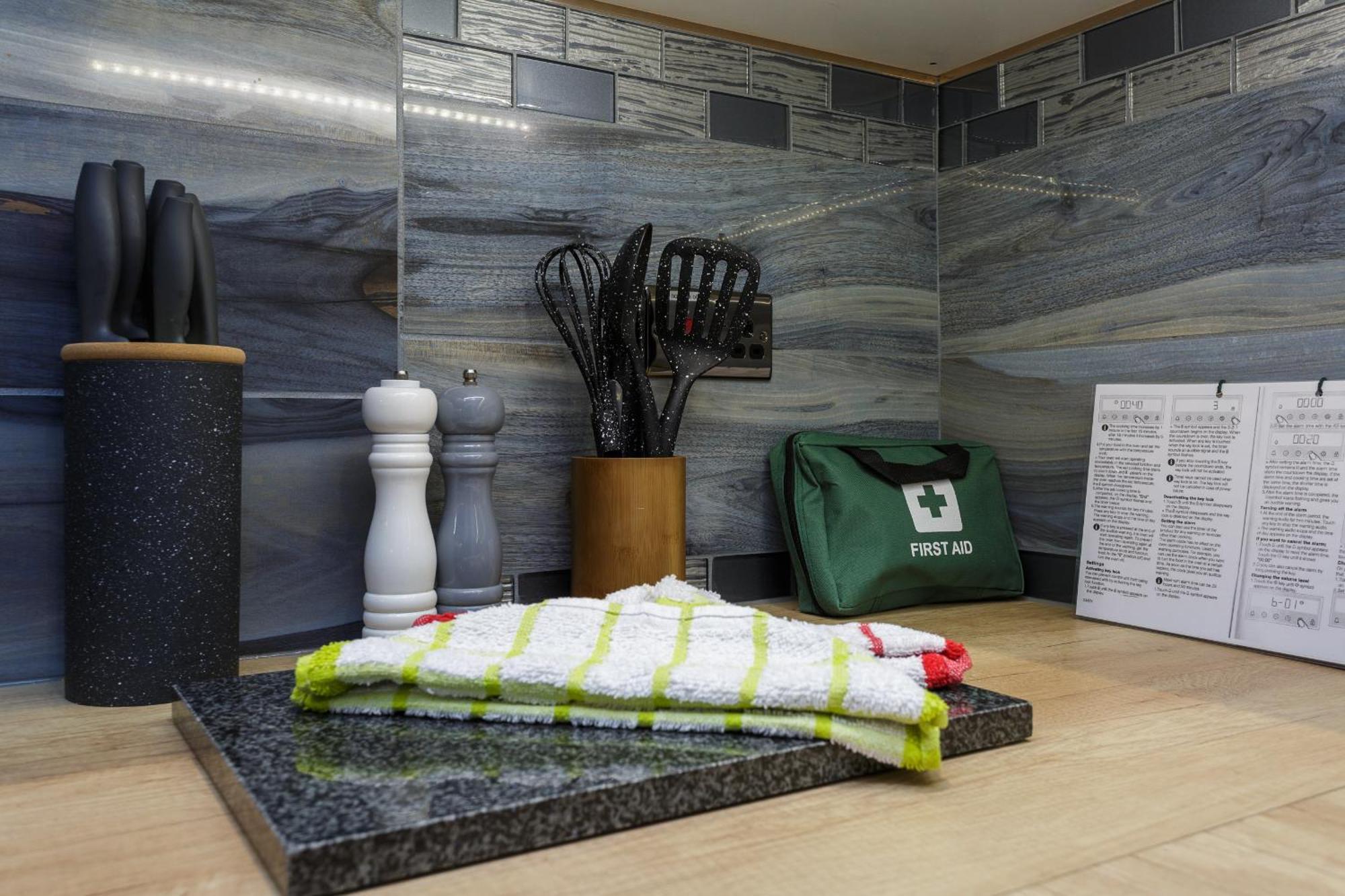 Stopover At Seabird Apartments Central Southsea Portsmouth Room photo